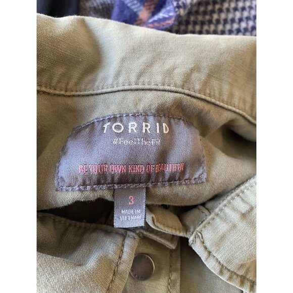 Twill TORRID Army Green Military Crop Women Jacket SIZE: 3 (3X)- (22-24) - Picture 5 of 5